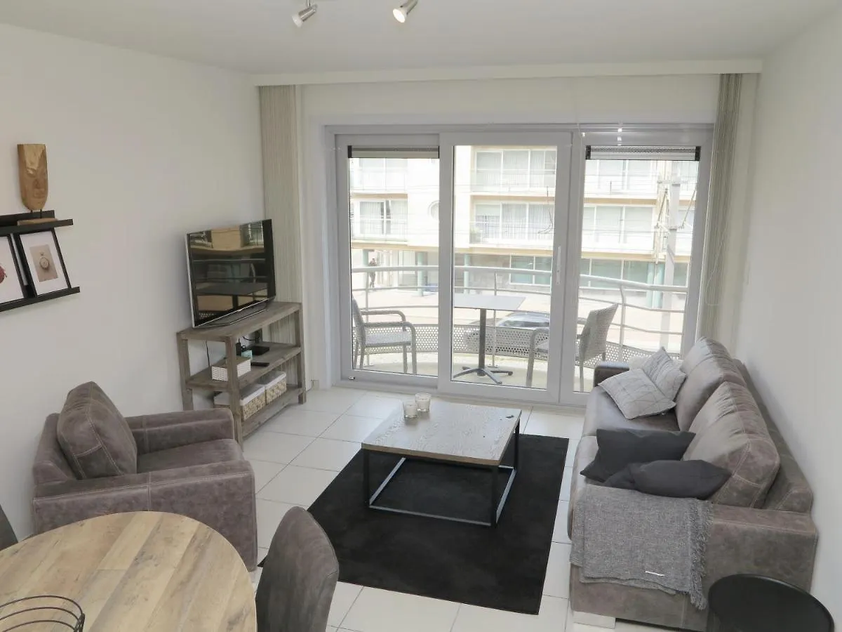 Volledig Gerenoveerd 2 Slaapkamer Appartement In Westende-Bad, 250 M Van Het Strand  Westende-Bad