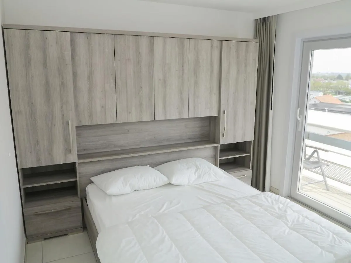 Volledig Gerenoveerd 2 Slaapkamer Appartement In Westende-Bad, 250 M Van Het Strand